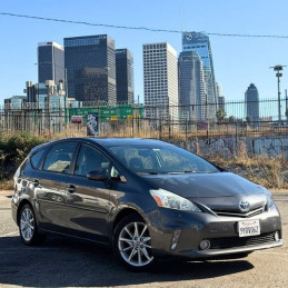 Toyota Prius V
